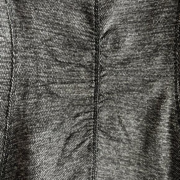 LULULEMON | Women’s Base Runner Long Sleeve Heathered Black Size 6 - Picture 9 of 9